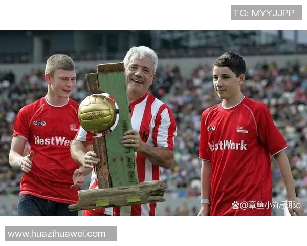 全球足球巨星巅峰对决揭秘：那些改变历史的顶级球员与传奇时刻