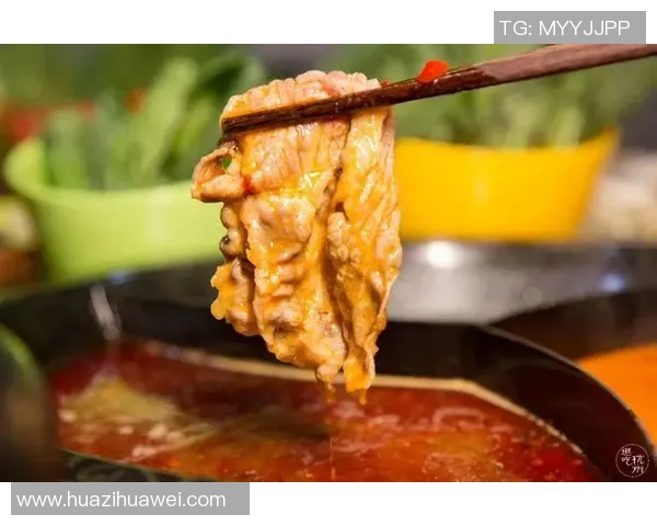 足球巨星相聚火锅店热闹开涮大快朵颐尽显豪爽与兄弟情谊